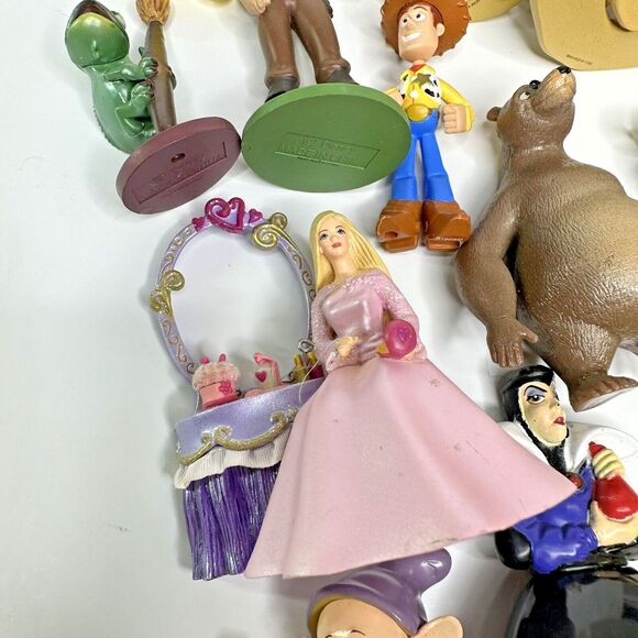 Disney Toy Box Lot 30+ Figures Cake Topper Snow White Cinderella Frozen Princess - Picture 12 of 13